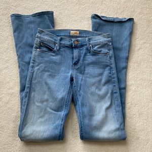 MOTHER The Runaway Light Kitty Light Wash Jeans